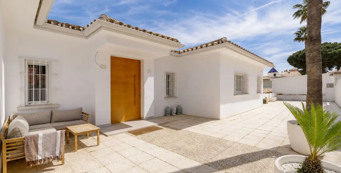 Venta de villa independiente en Torrequebrada 11