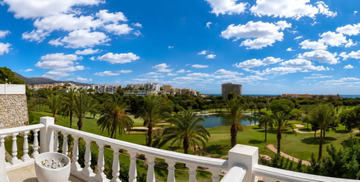 Sale of detached villa in Torrequebrada 18