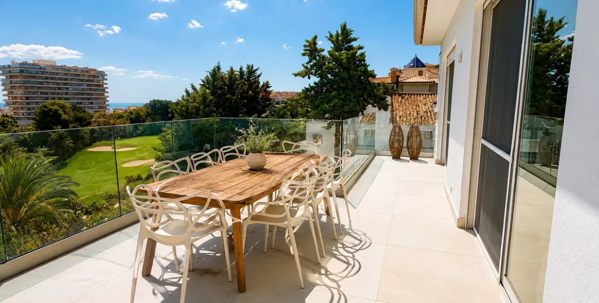 Sale of detached villa in Torrequebrada 19