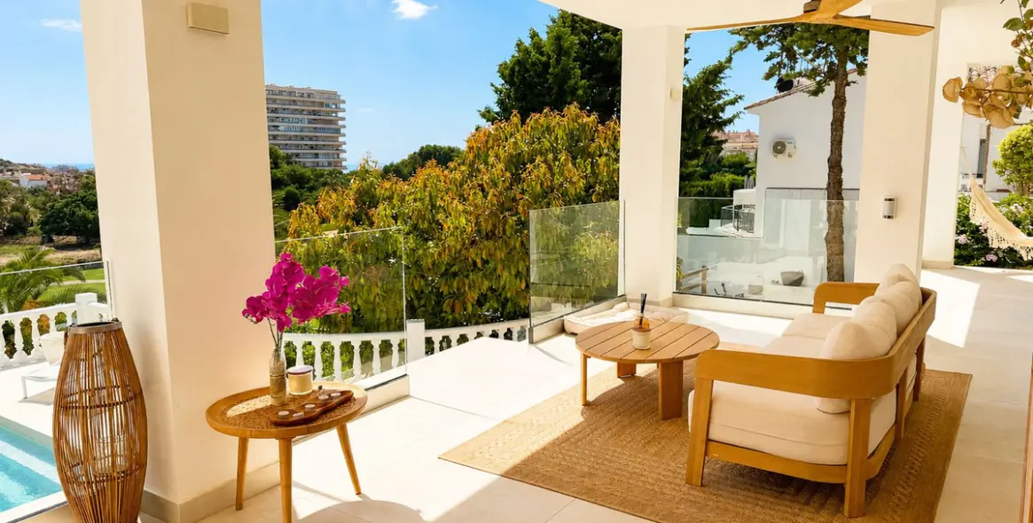 Sale of detached villa in Torrequebrada 26
