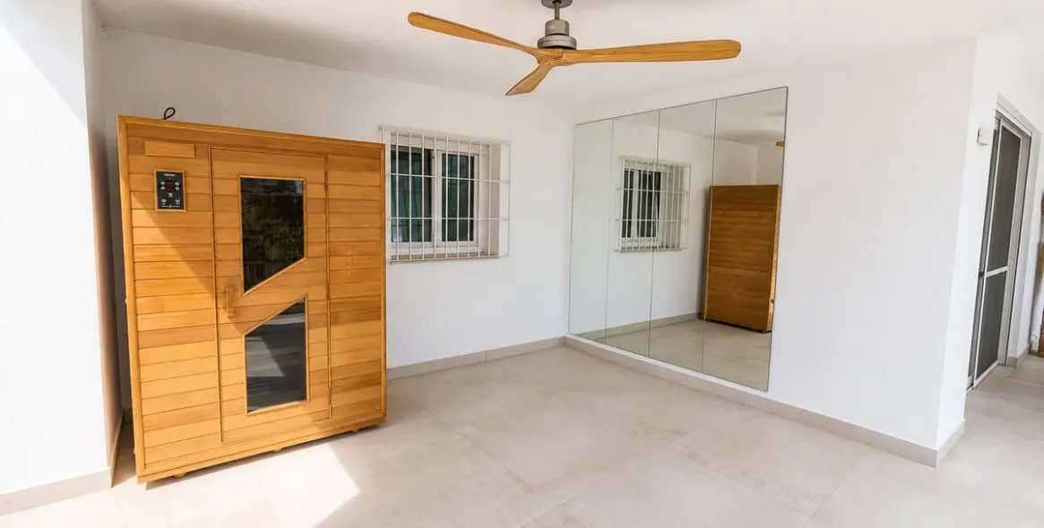 Sale of detached villa in Torrequebrada 28
