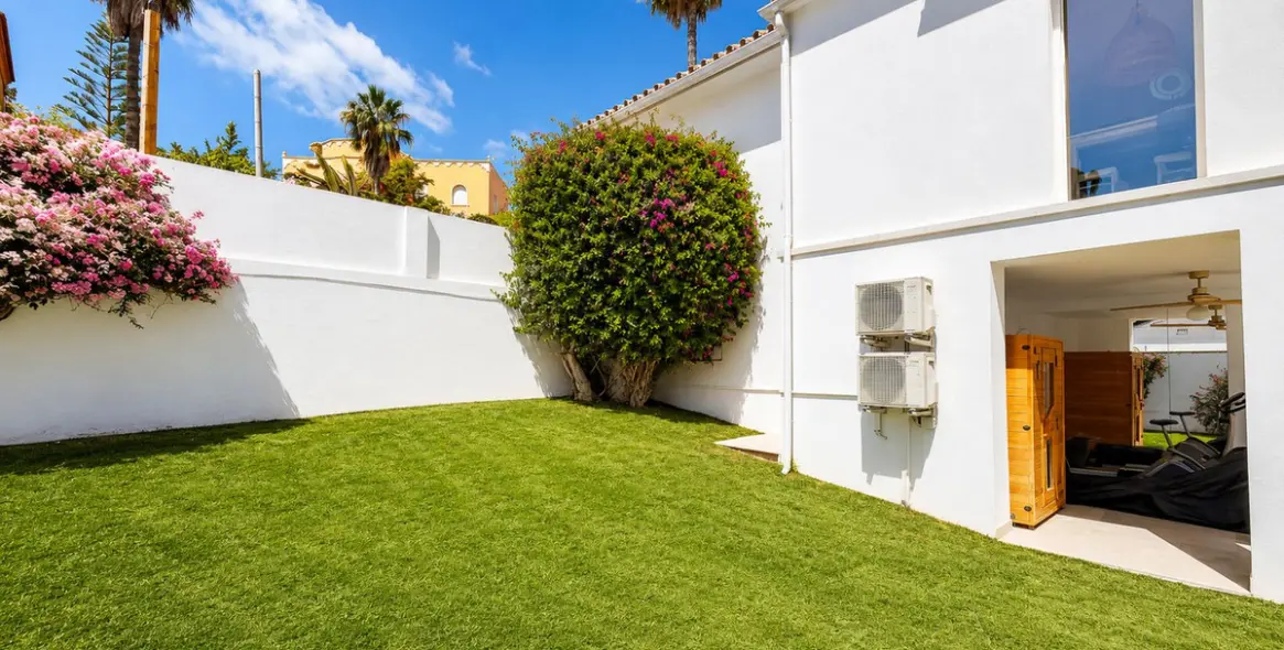 Sale of detached villa in Torrequebrada 29