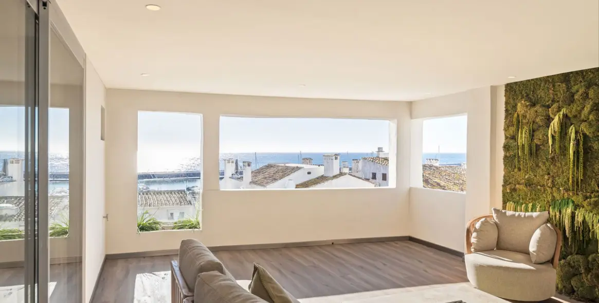 Venta de ático en Puerto Banús 38