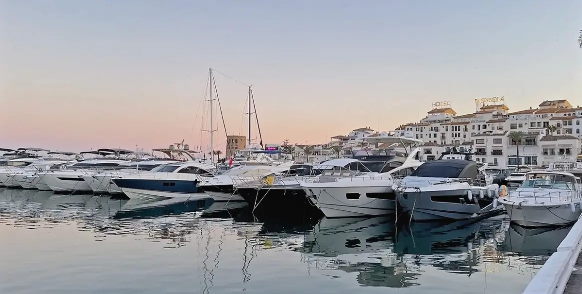 Venta de ático en Puerto Banús 49