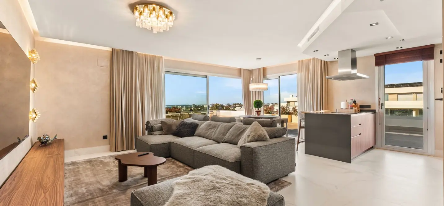 Sale of penthouse in San Pedro de Alcántara 3