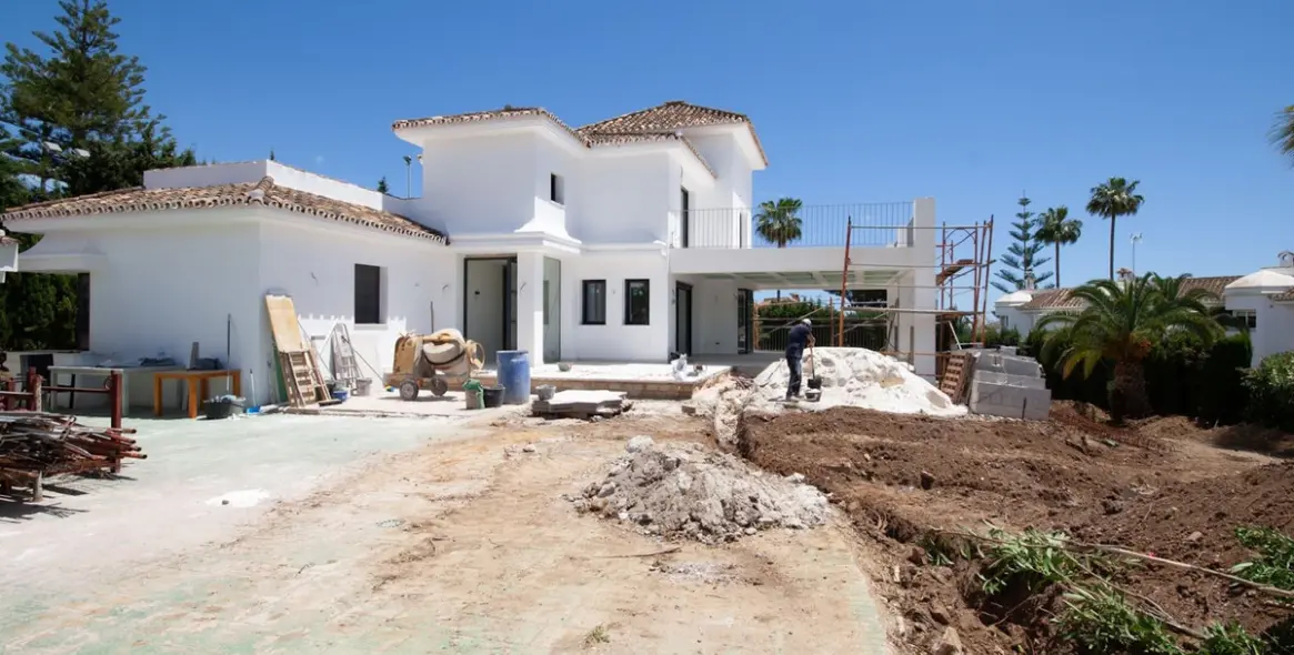 Venta de villa independiente en Elviria 1