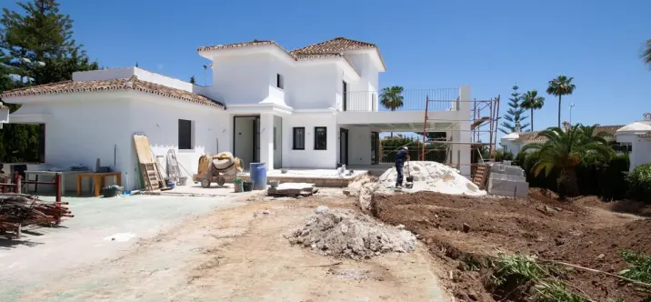 Venta de villa independiente en Elviria 0