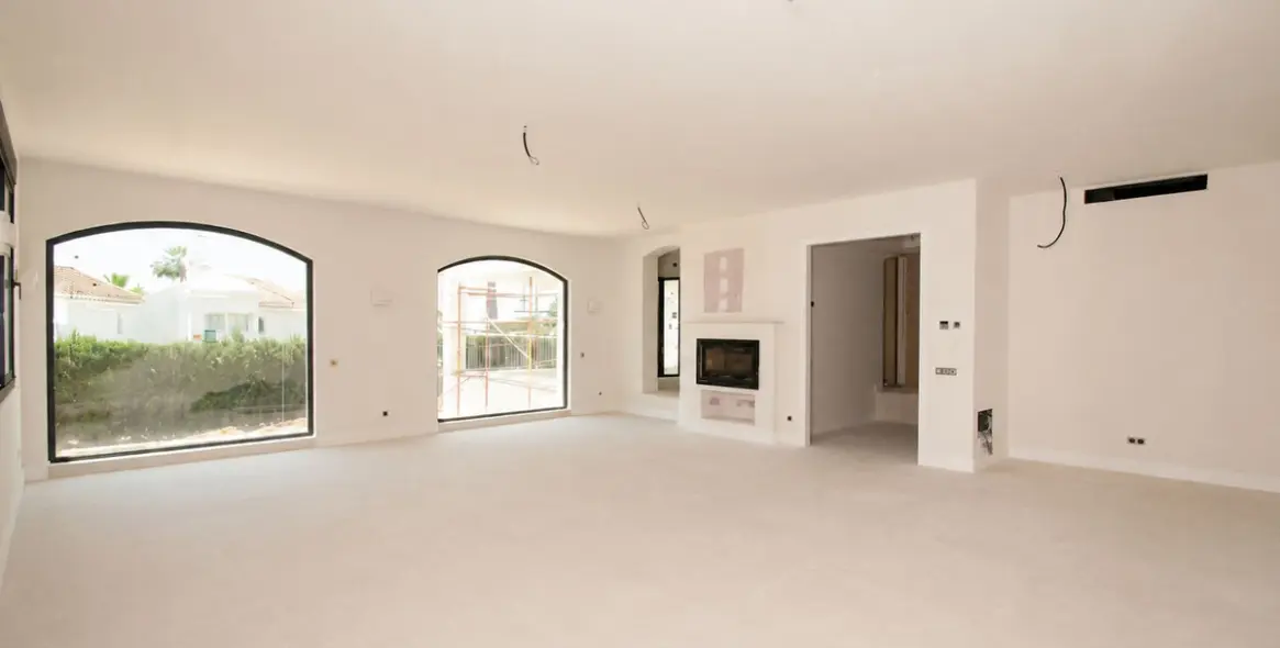 Venta de villa independiente en Elviria 2