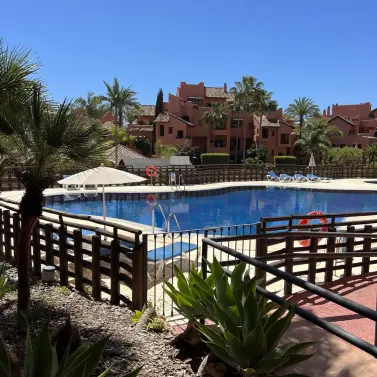 Краткосрочная аренда апартаментов на первом этаже в Estepona