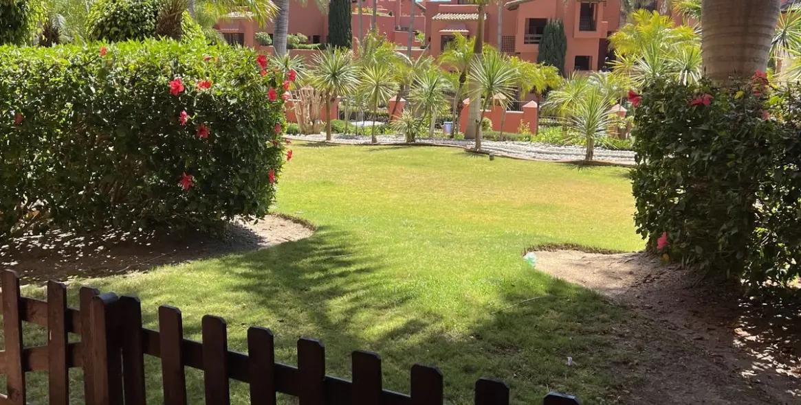 Short-term rent of ground floor apartment in Estepona 40