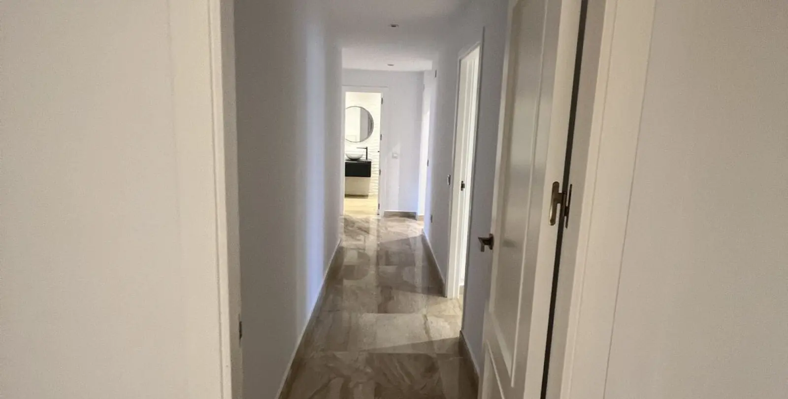 Short-term rent of ground floor apartment in Estepona 26