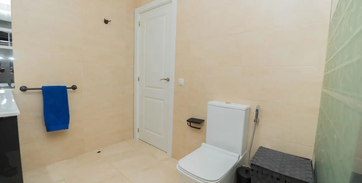 Sale of middle floor apartment in Benalmadena Costa 11