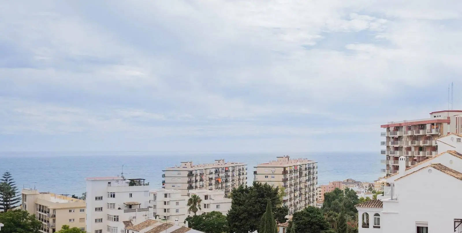 Продажа апартаментов на среднем этаже в Benalmadena Costa 2