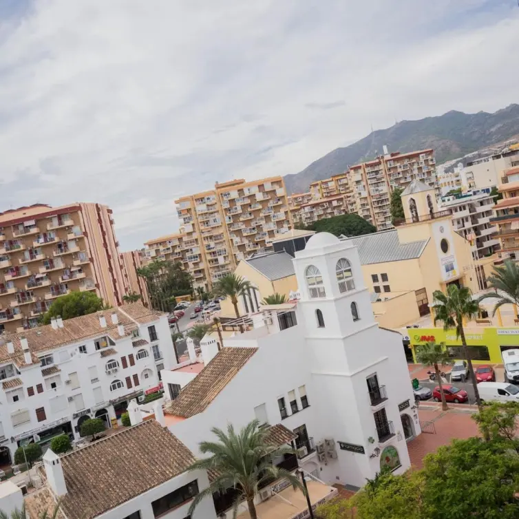 Продажа апартаментов на среднем этаже в Benalmadena Costa