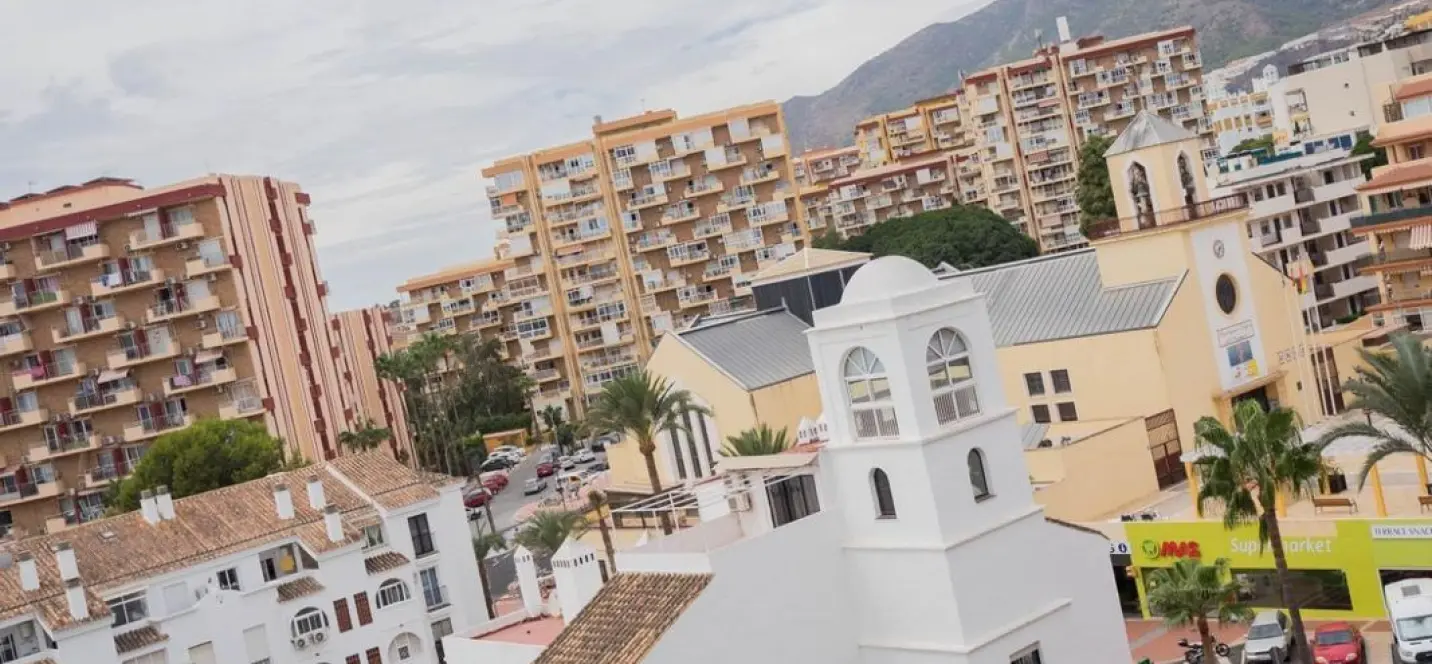 Продажа апартаментов на среднем этаже в Benalmadena Costa 2