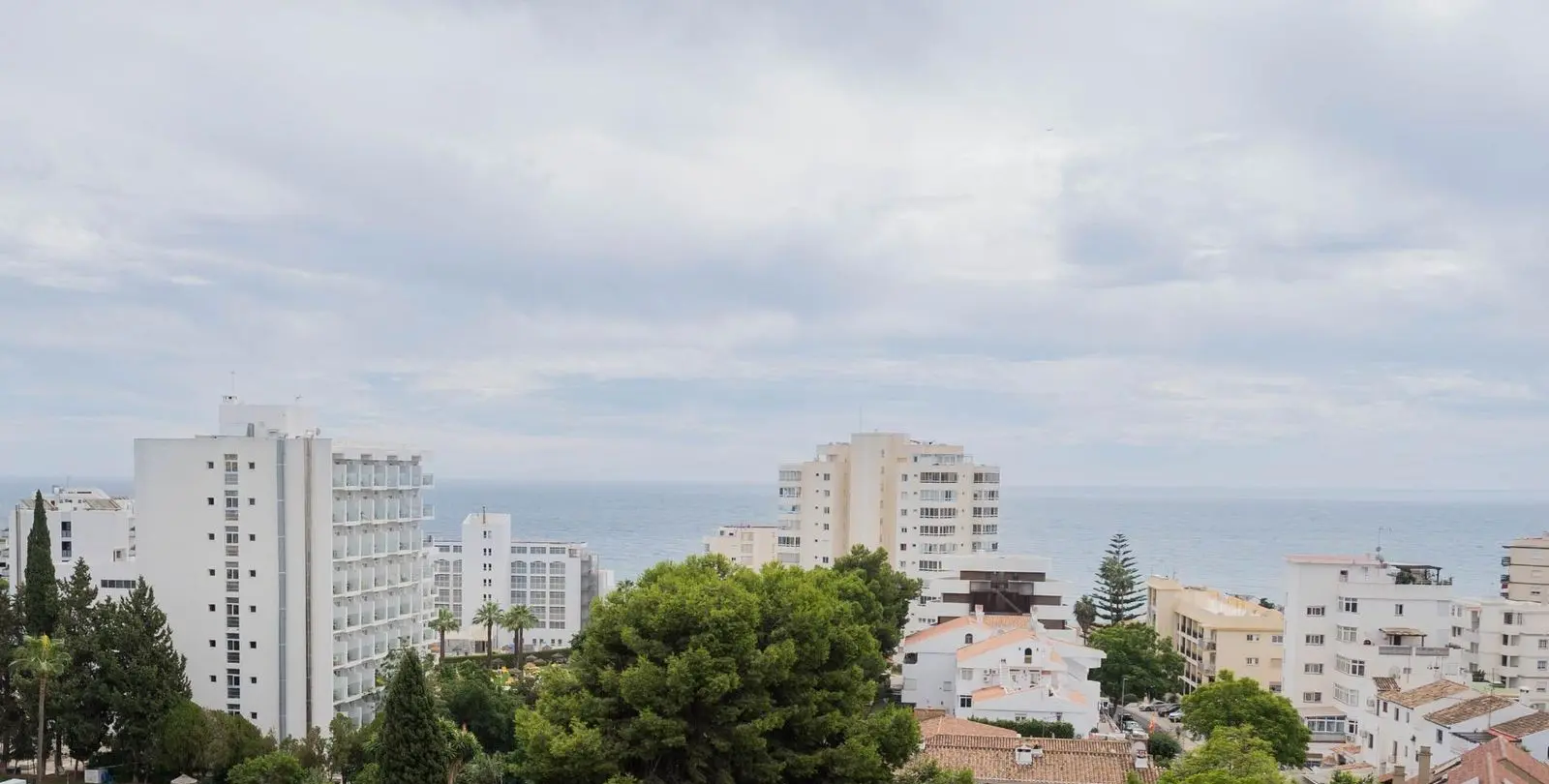 Продажа апартаментов на среднем этаже в Benalmadena Costa 4