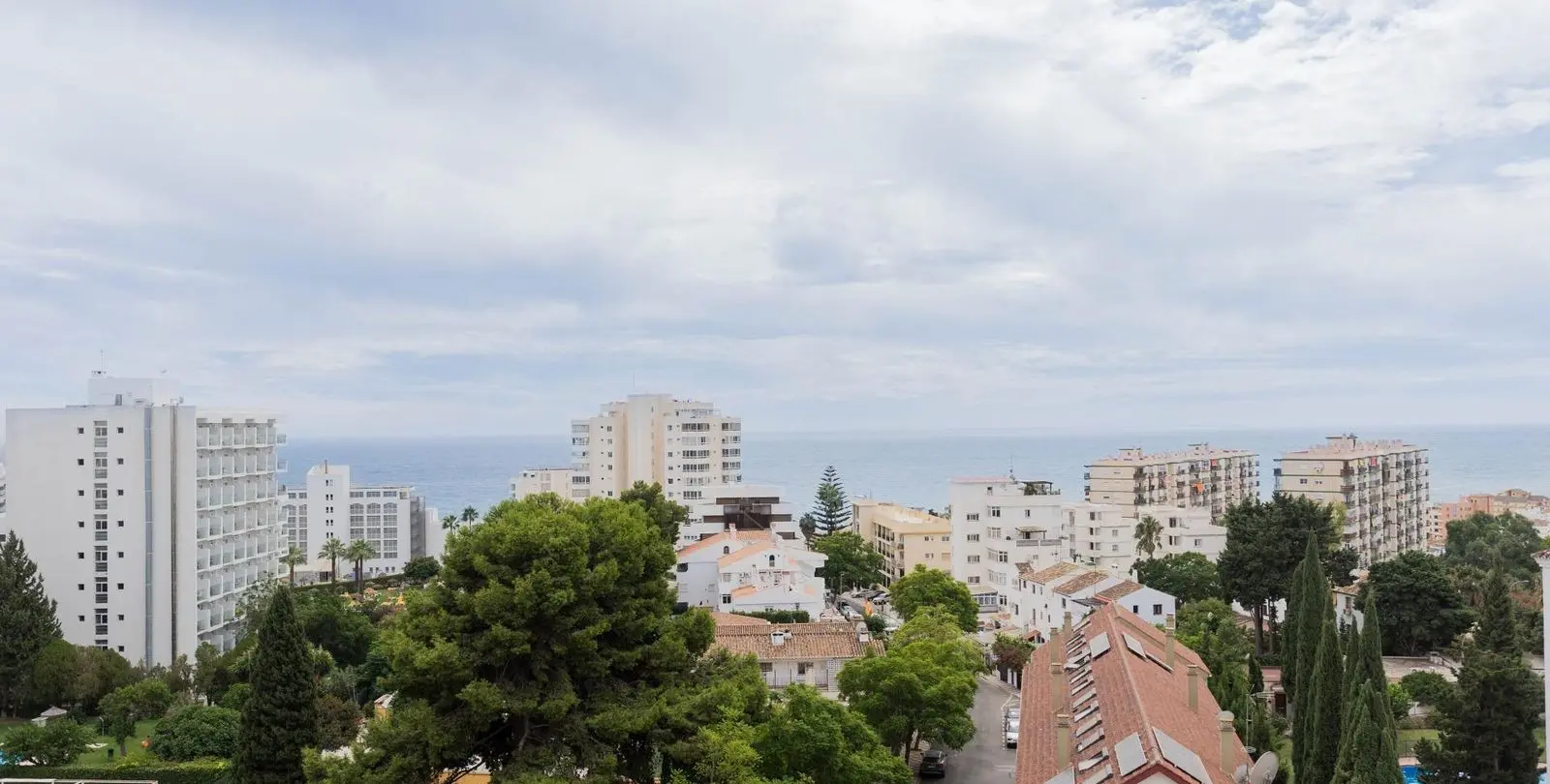Продажа апартаментов на среднем этаже в Benalmadena Costa 25