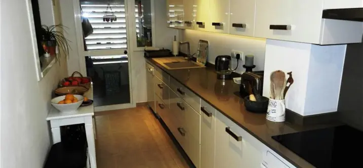 Sale of middle floor apartment in La Duquesa 4