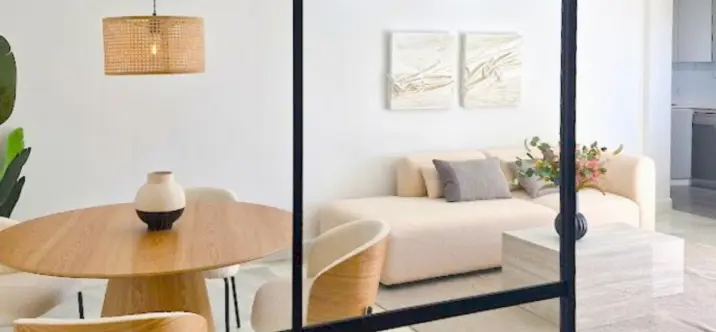 Venta de apartamento en planta media en Estepona 3