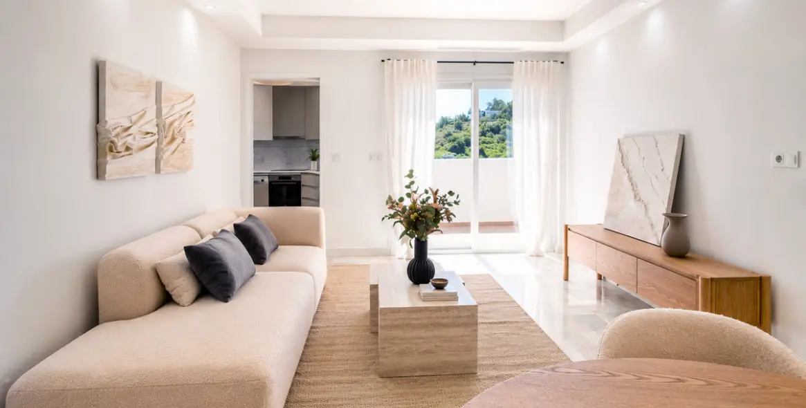 Venta de apartamento en planta media en Estepona 13