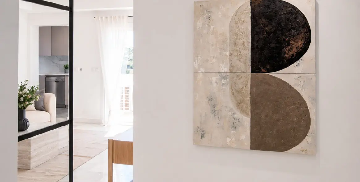 Venta de apartamento en planta media en Estepona 19