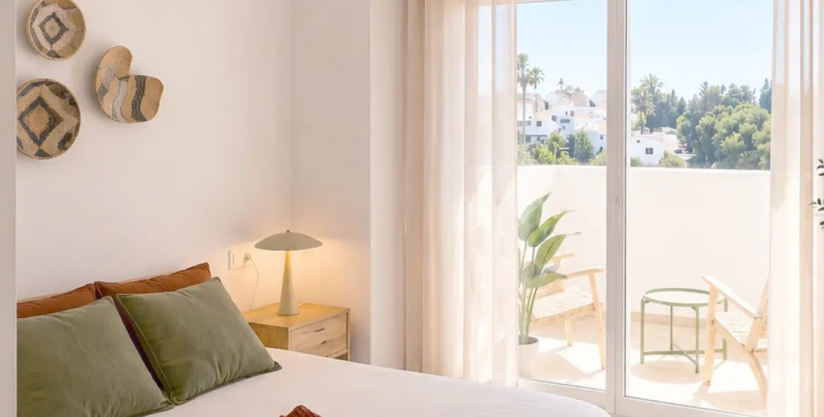 Venta de apartamento en planta media en Estepona 36