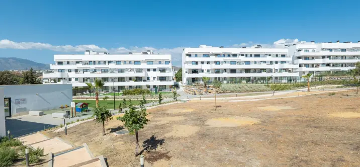 Продажа апартаментов на первом этаже в Estepona 1