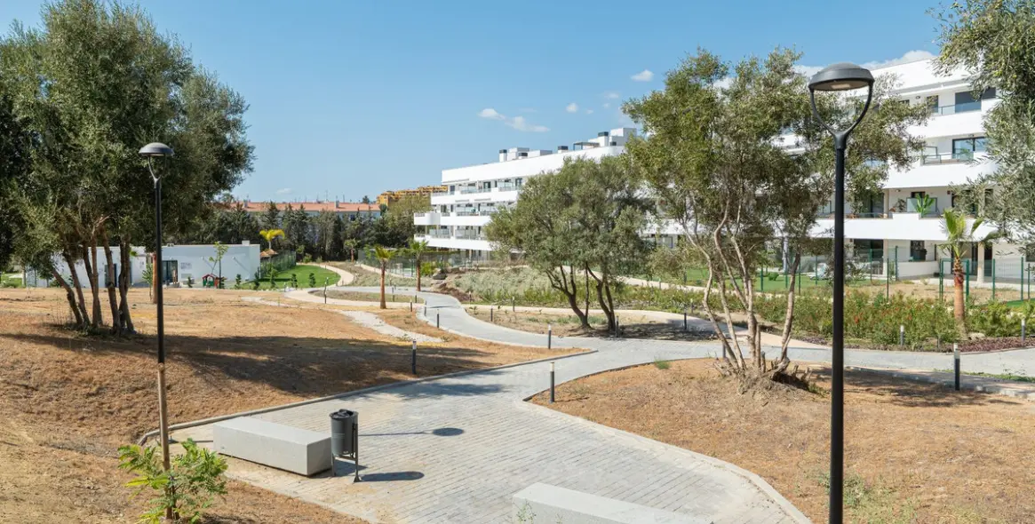 Продажа апартаментов на первом этаже в Estepona 4