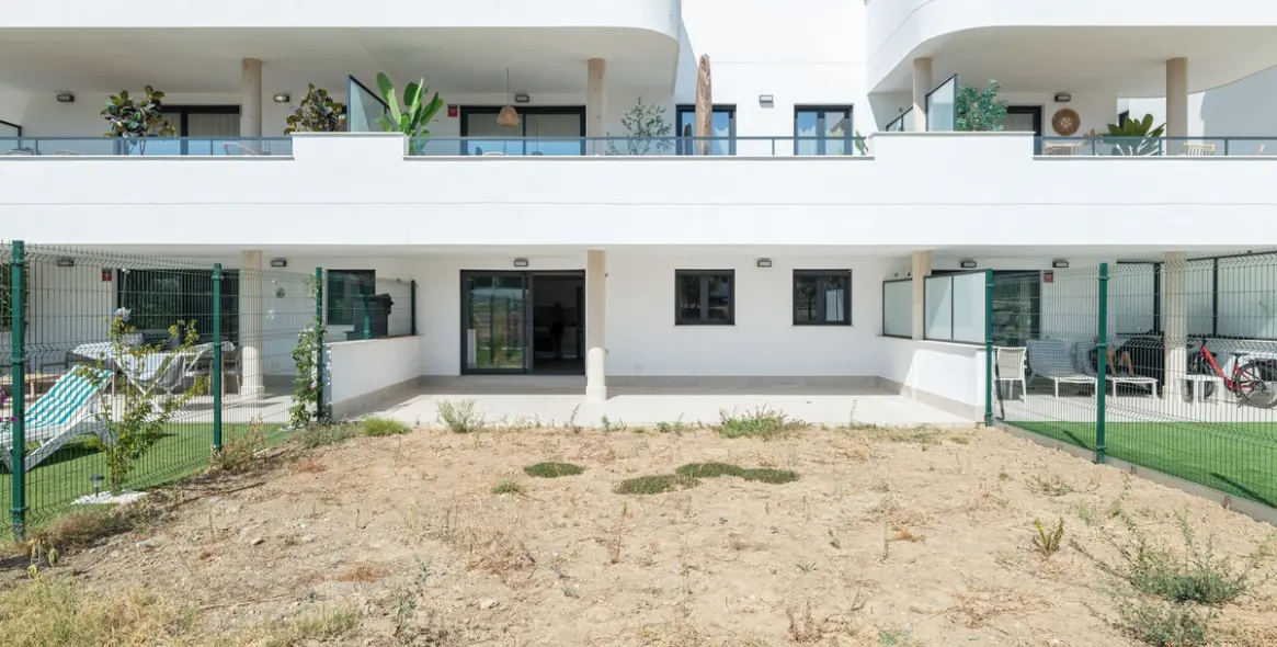 Продажа апартаментов на первом этаже в Estepona 5