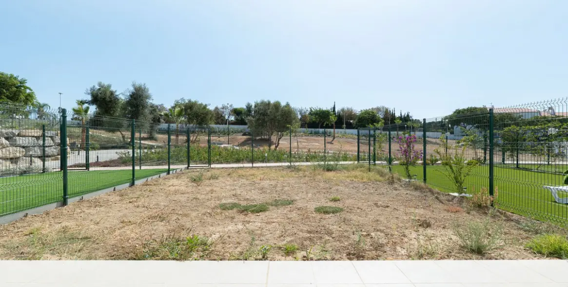 Продажа апартаментов на первом этаже в Estepona 8
