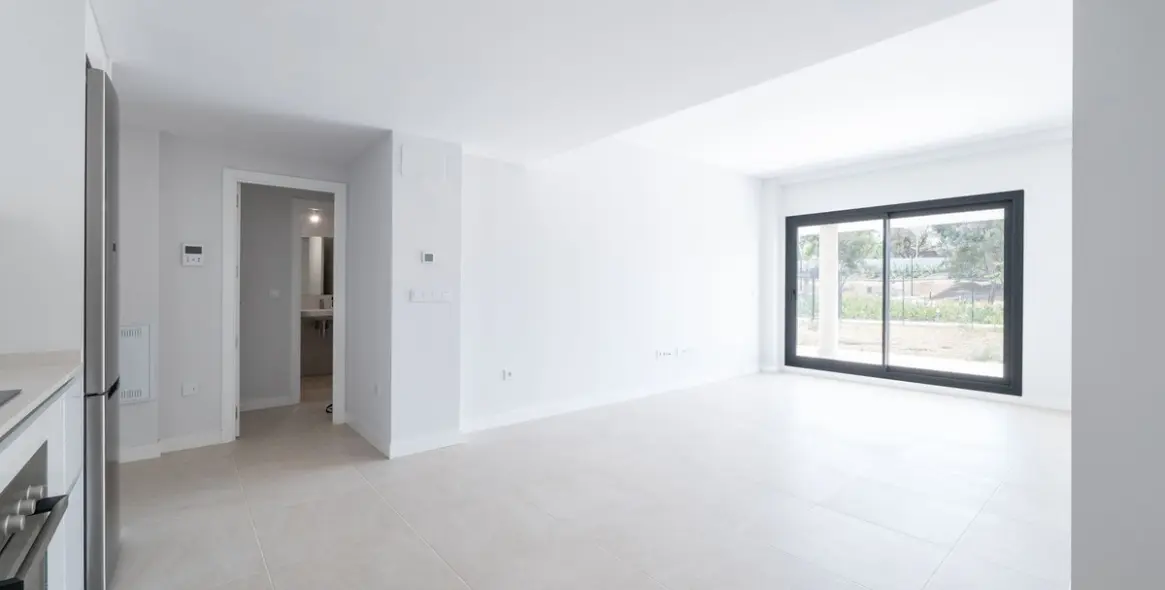 Продажа апартаментов на первом этаже в Estepona 12