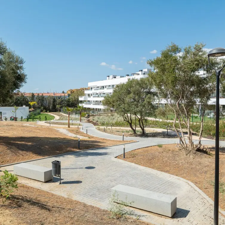 Продажа апартаментов на первом этаже в Estepona