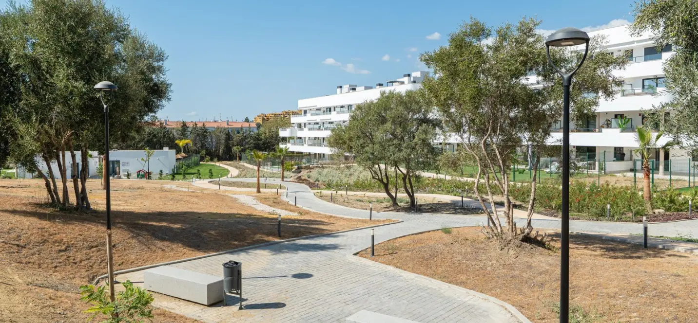 Продажа апартаментов на первом этаже в Estepona 3