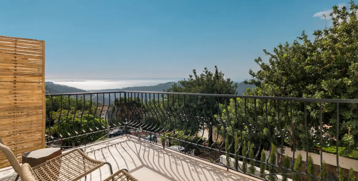Venta de casa pareada en Istán 11