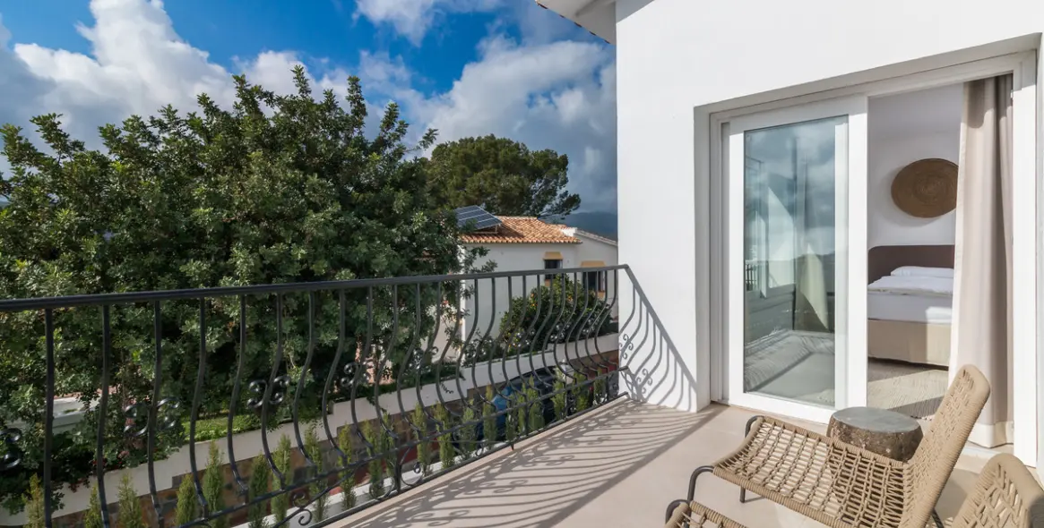 Venta de casa pareada en Istán 12