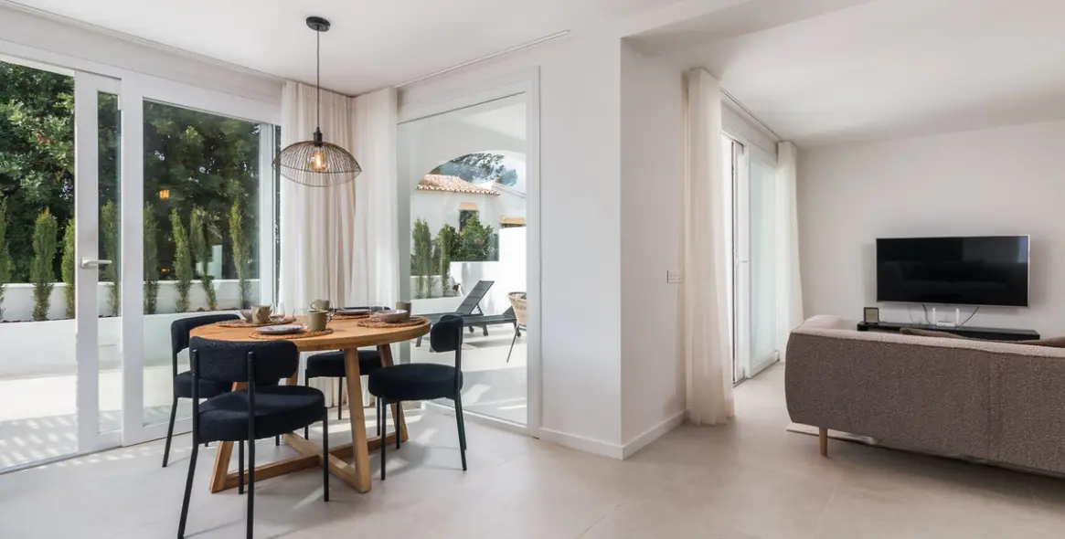 Venta de casa pareada en Istán 16