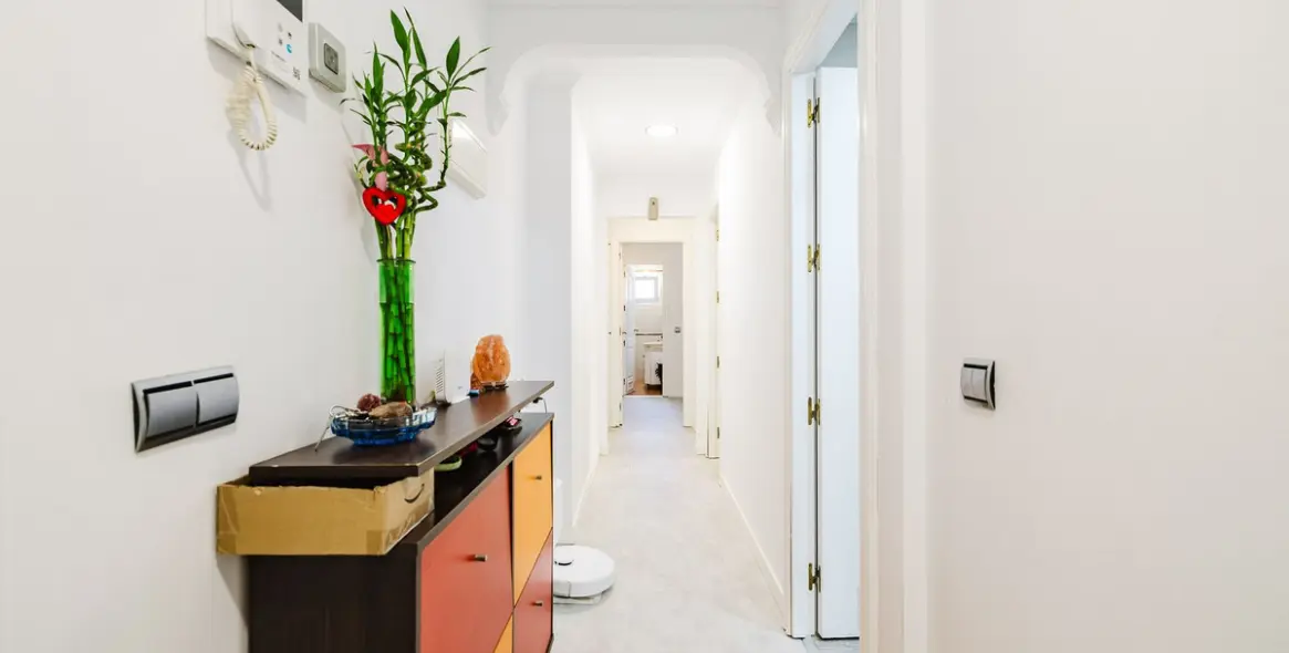 Sale of middle floor apartment in Benalmadena 2