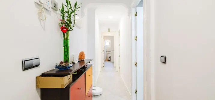 Sale of middle floor apartment in Benalmadena 1