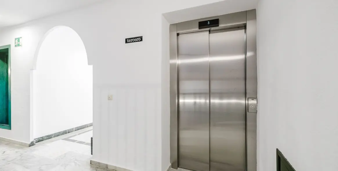 Sale of middle floor apartment in Benalmadena 17