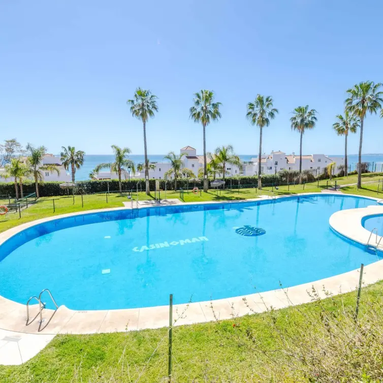 Sale of middle floor apartment in Benalmadena