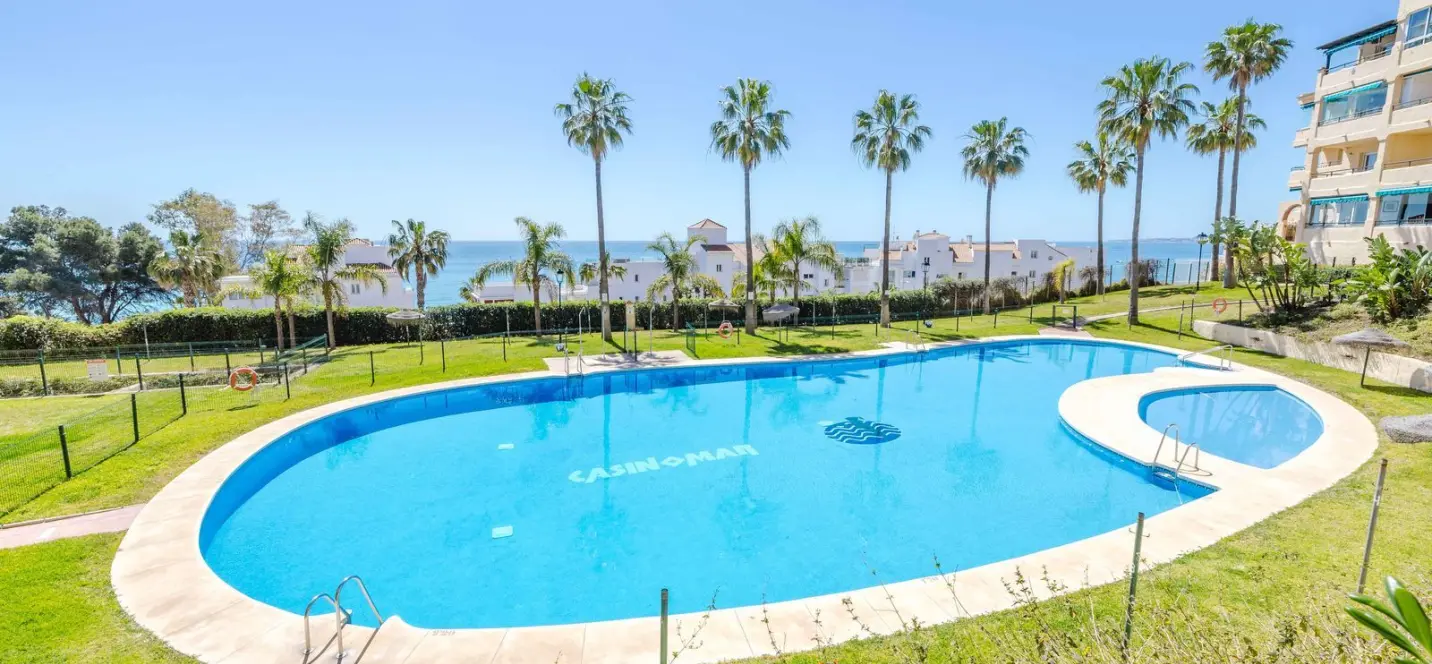 Sale of middle floor apartment in Benalmadena 0