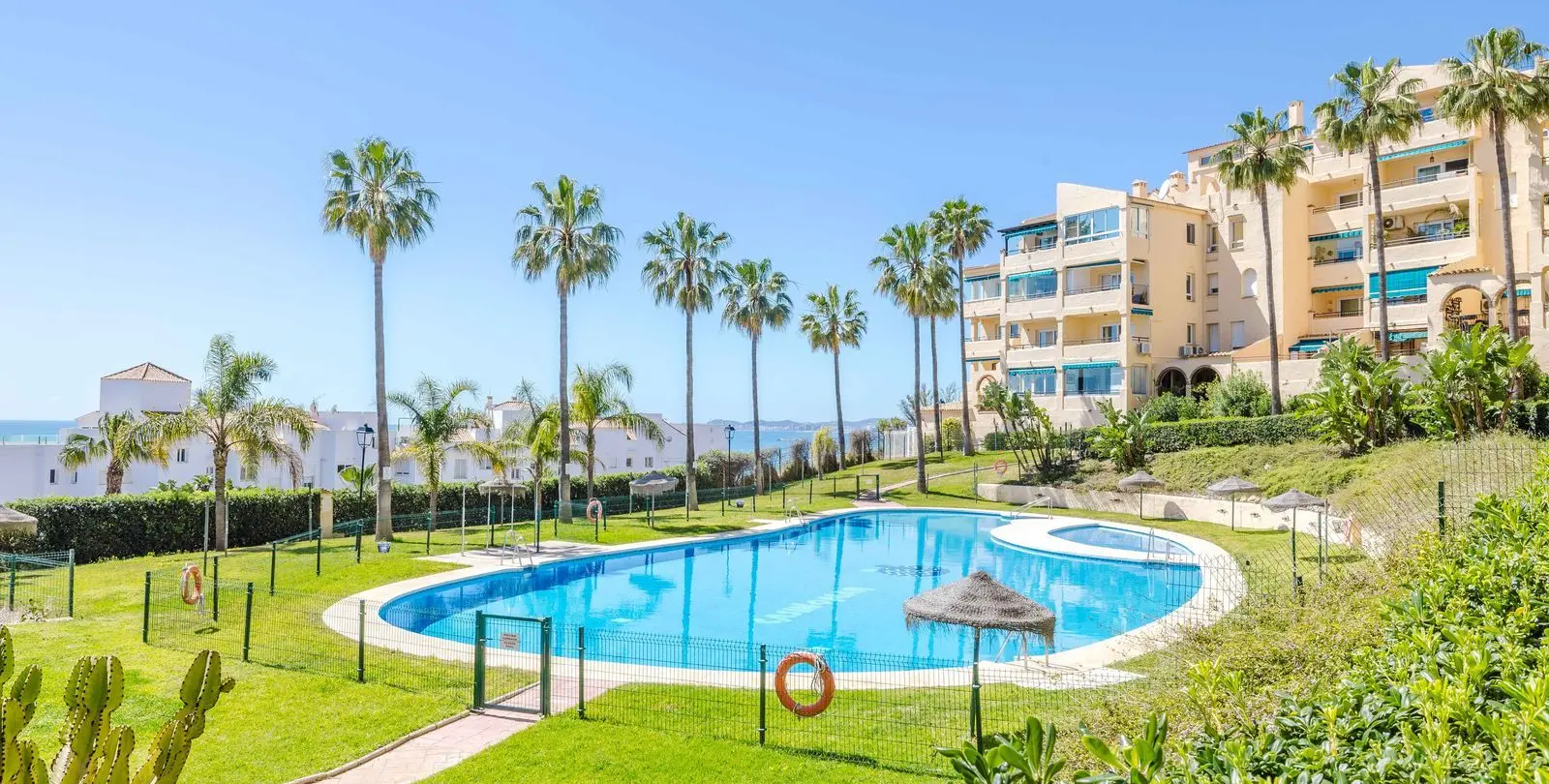 Venta de apartamento en planta media en Benalmadena 2