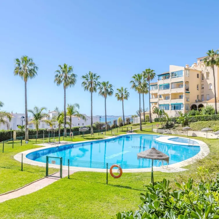 Sale of middle floor apartment in Benalmadena