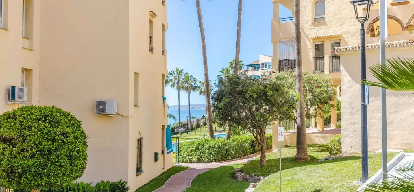 Sale of middle floor apartment in Benalmadena 4