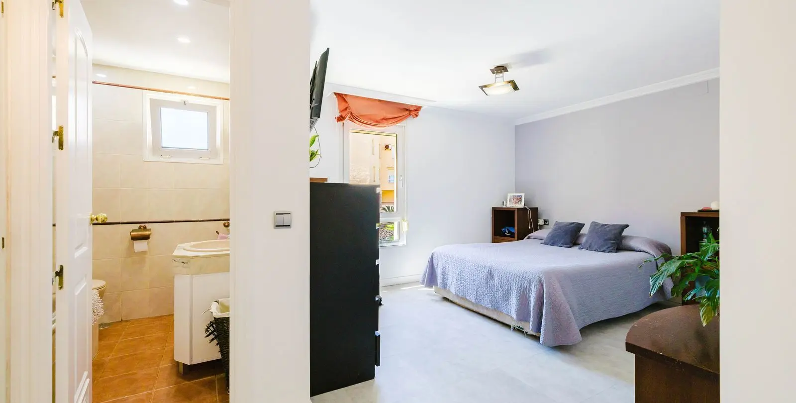 Venta de apartamento en planta media en Benalmadena 14