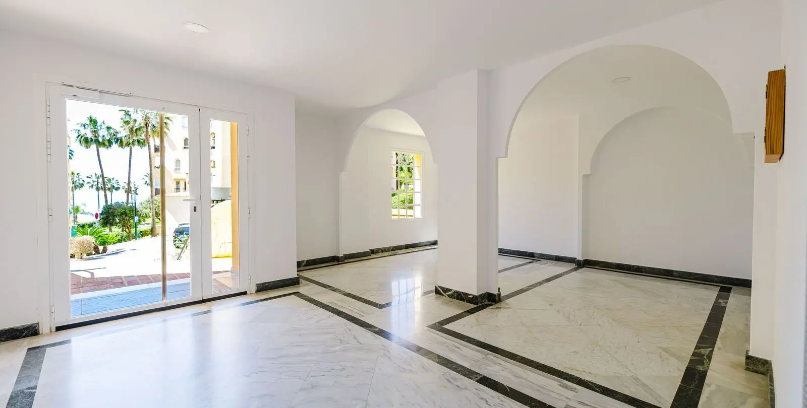 Venta de apartamento en planta media en Benalmadena 25