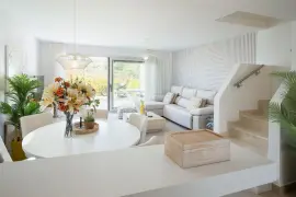 Image 10 thumb