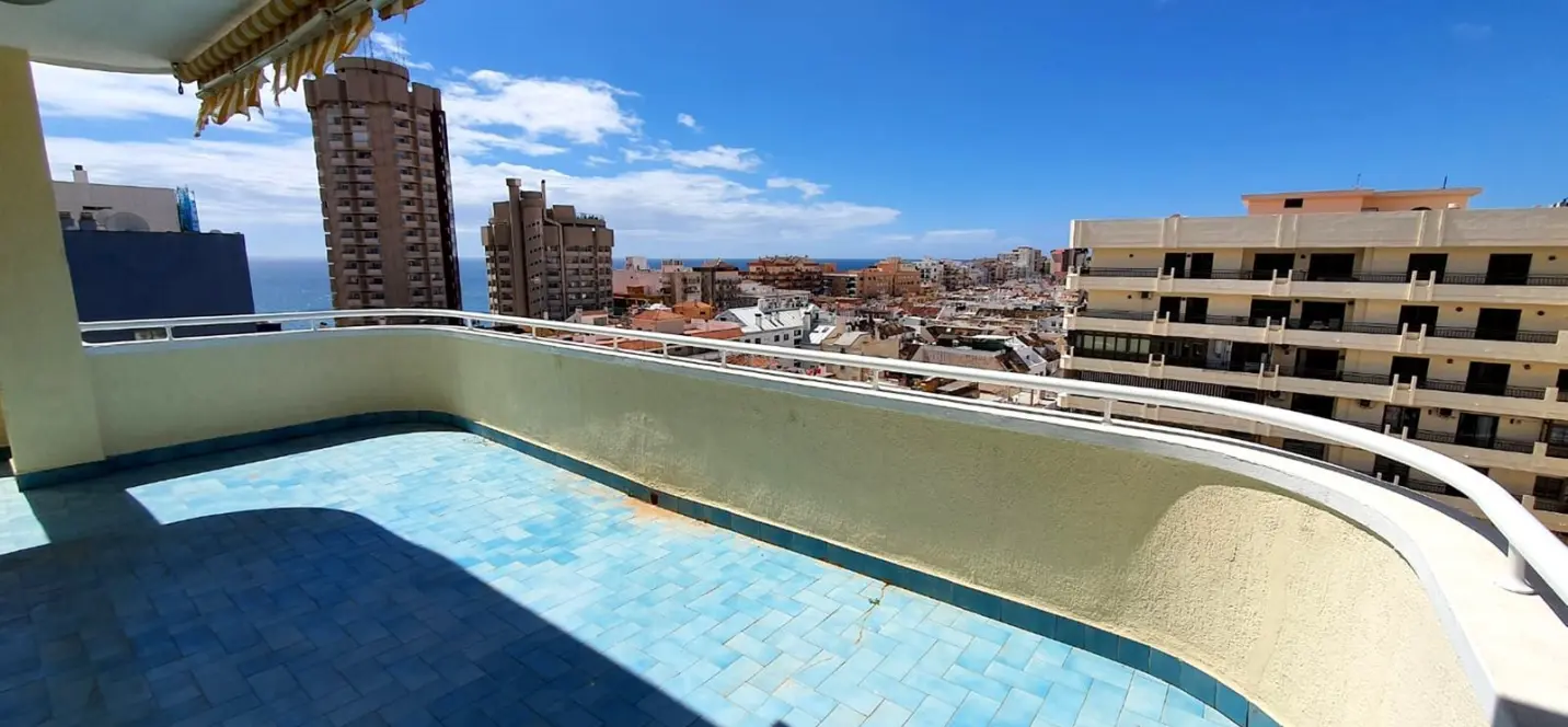 Venta de apartamento en planta media en Fuengirola 0