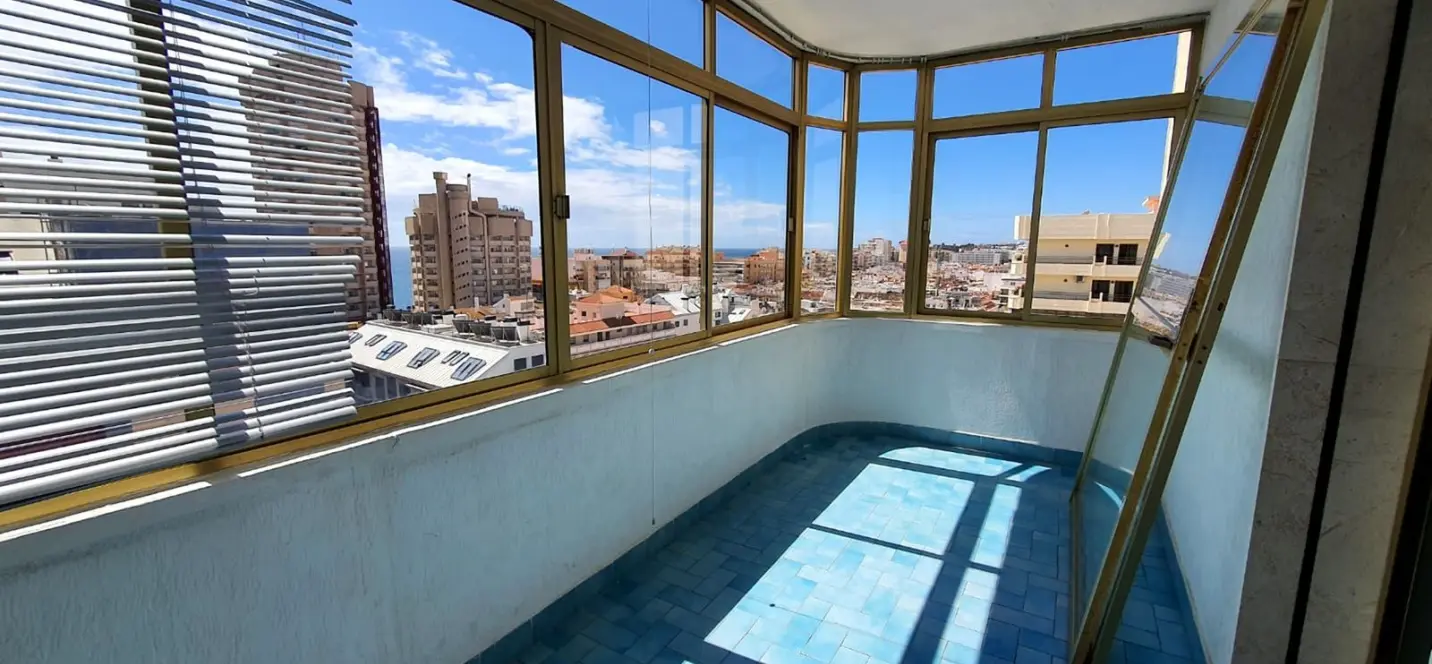Venta de apartamento en planta media en Fuengirola 1