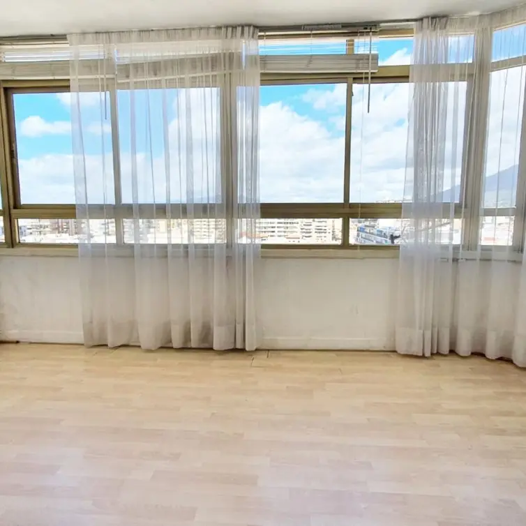 Venta de apartamento en planta media en Fuengirola